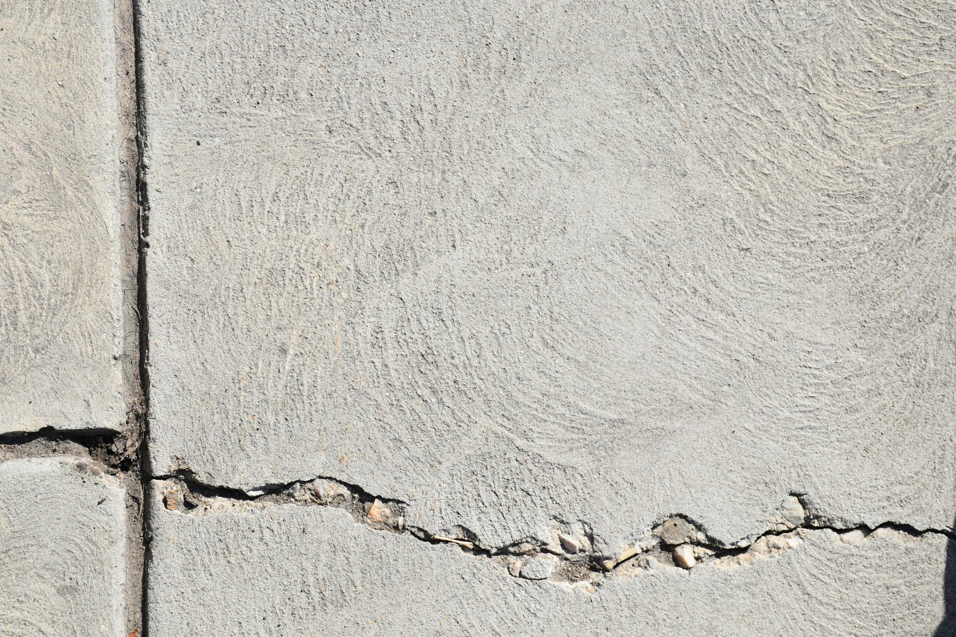Cracked concrete prepared for PU injection water stopping