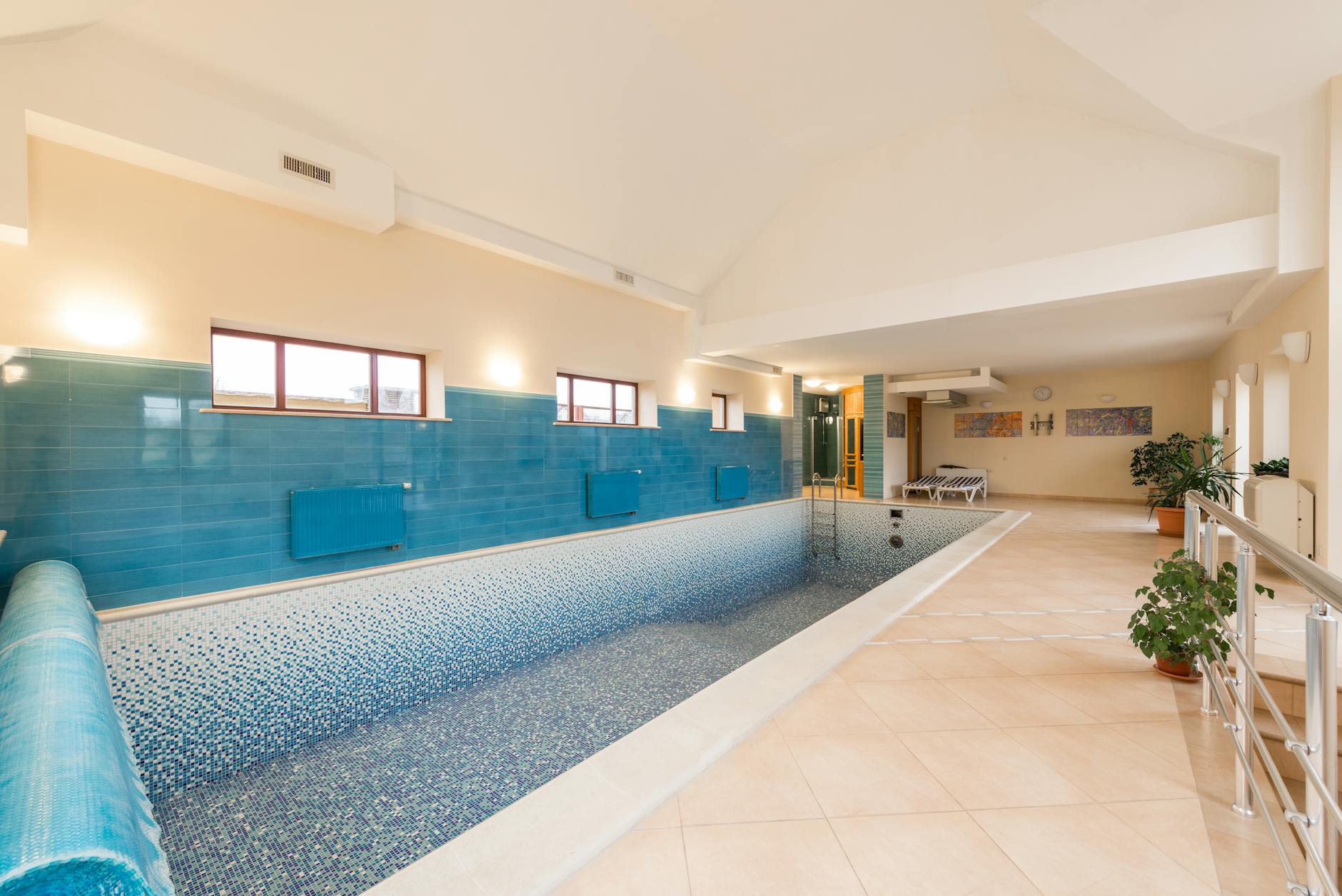 Polyurea for protective linings